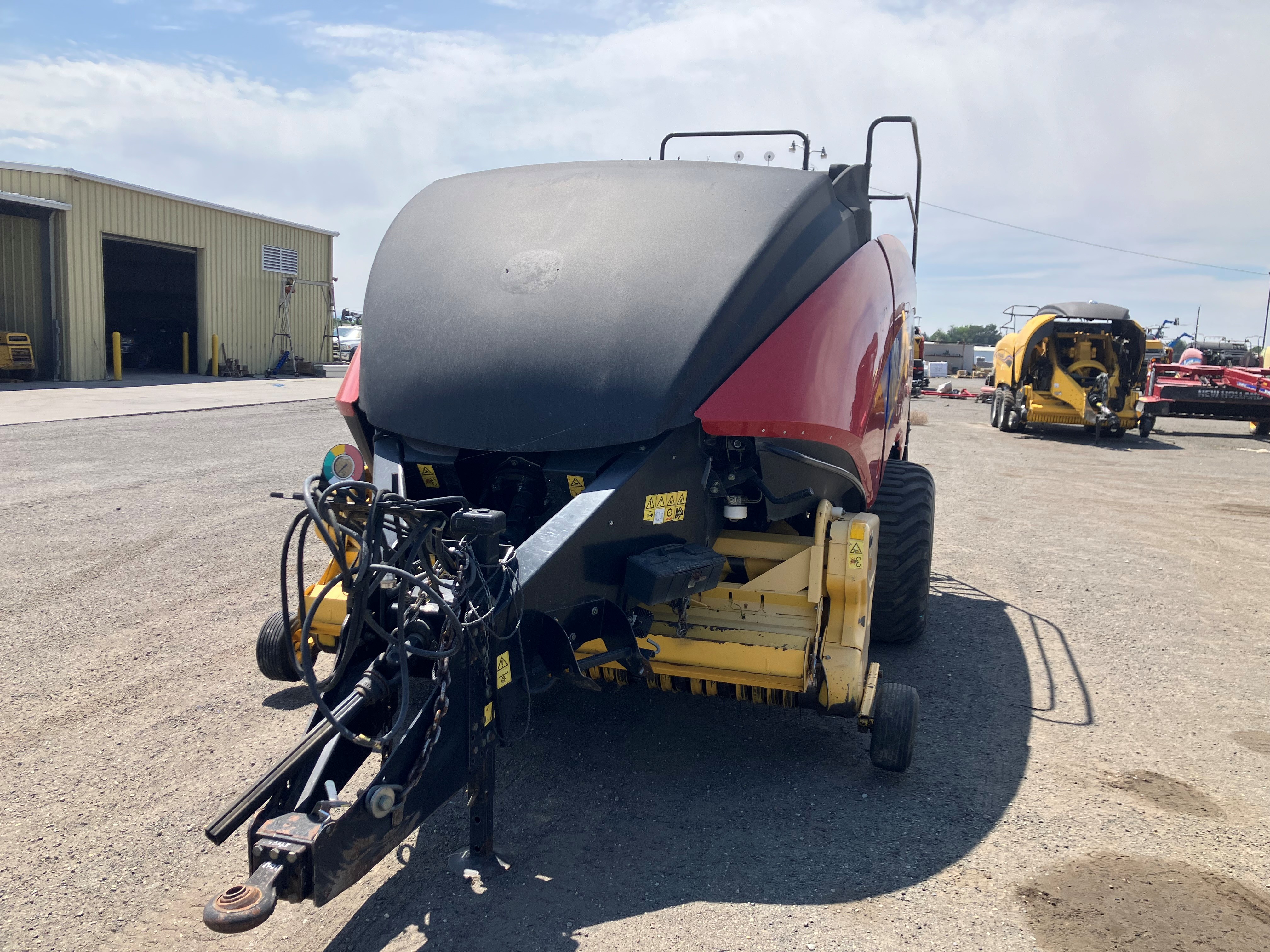 2013 New Holland 340S Baler/Square