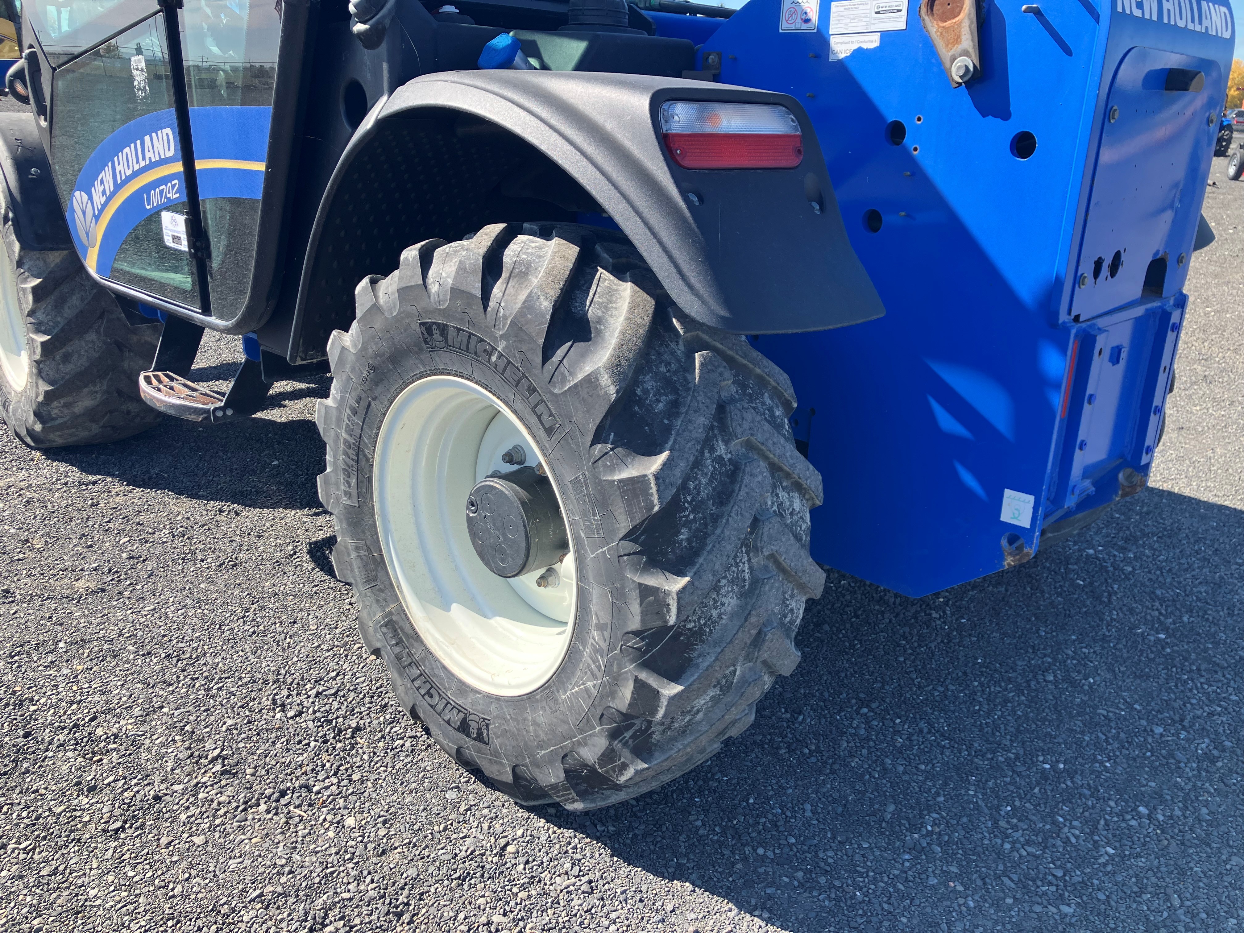 2020 New Holland LM7.42 TeleHandler