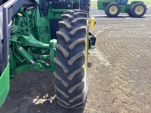 2022 John Deere 8R 310 Tractor