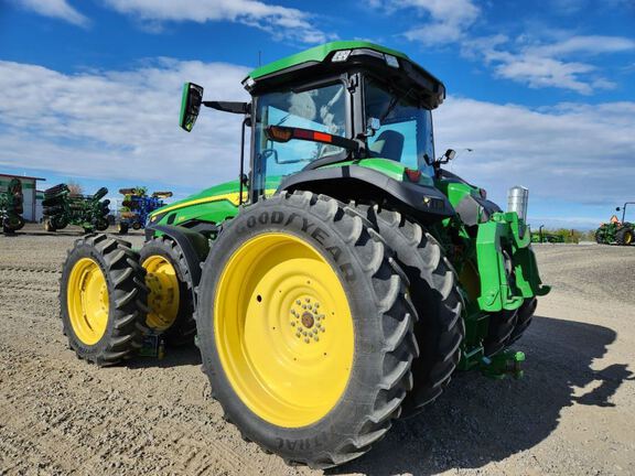 2022 John Deere 8R 370 Tractor