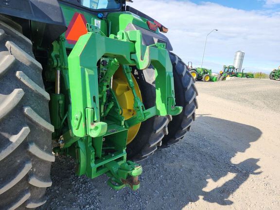 2022 John Deere 8R 370 Tractor