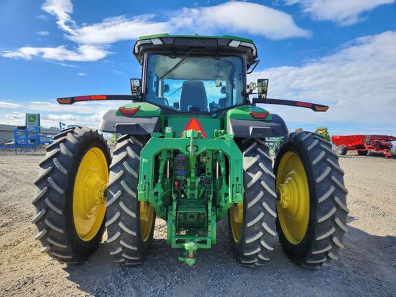 2022 John Deere 8R 370 Tractor