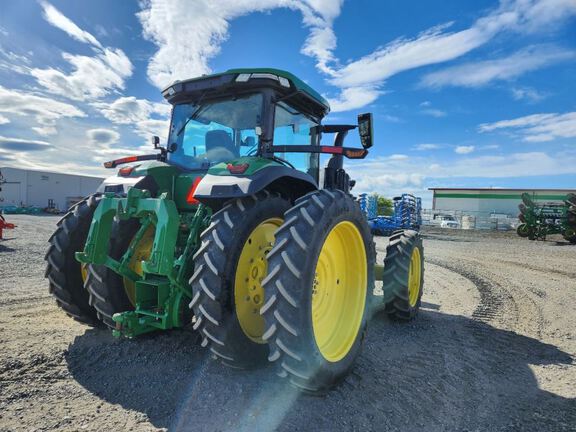 2022 John Deere 8R 370 Tractor