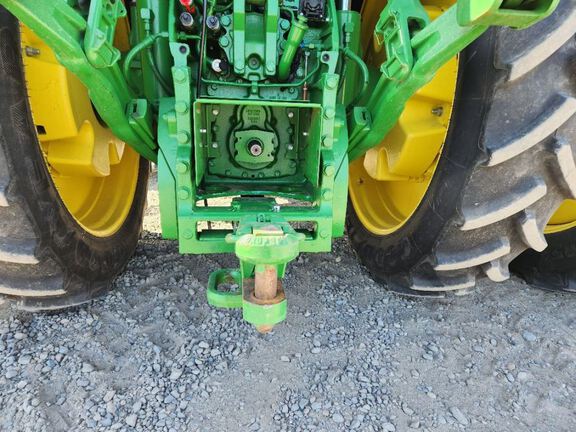 2022 John Deere 8R 370 Tractor