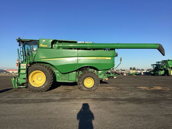 2020 John Deere S780 Combine
