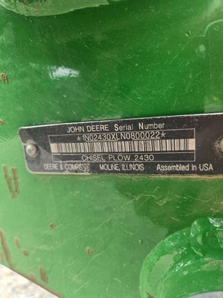 2023 John Deere 2430 Chisel Plow