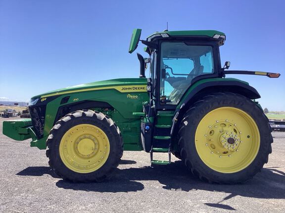 2022 John Deere 8R 310 Tractor