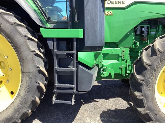 2022 John Deere 8R 310 Tractor