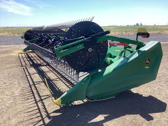 2022 John Deere HD35R Header Combine