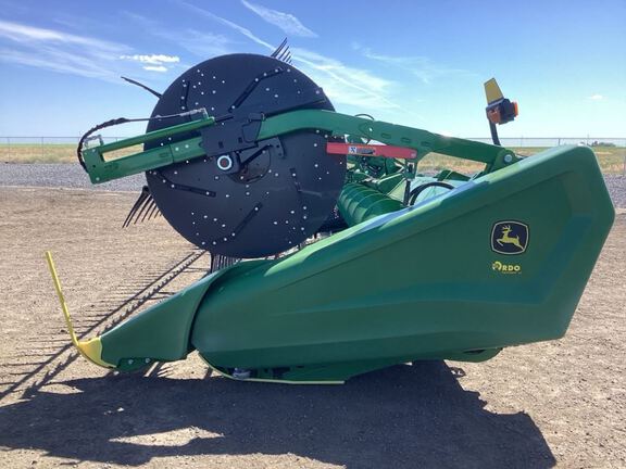 2022 John Deere HD35R Header Combine