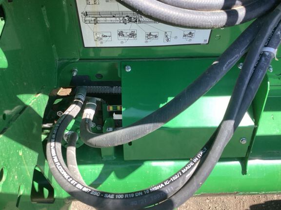 2022 John Deere HD35R Header Combine