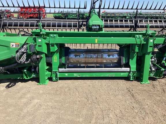 2022 John Deere HD35R Header Combine