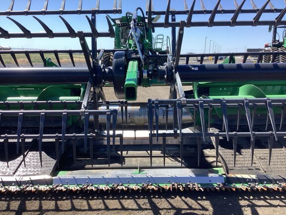 2022 John Deere HD35R Header Combine