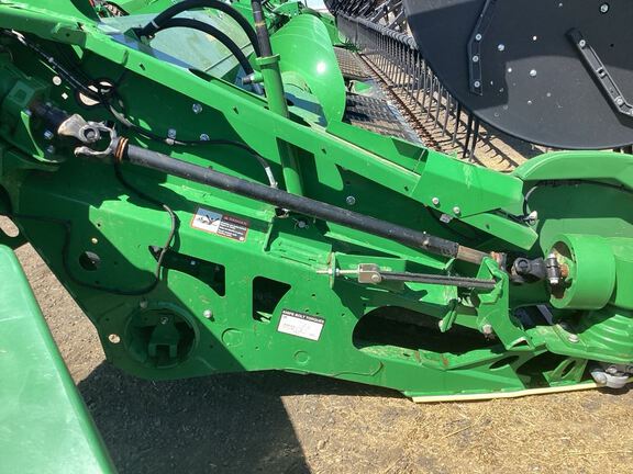 2022 John Deere HD35R Header Combine