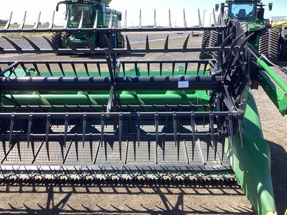 2022 John Deere HD35R Header Combine