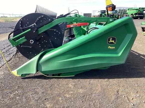 2022 John Deere HD35R Header Combine