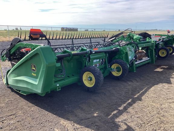 2022 John Deere HD35R Header Combine