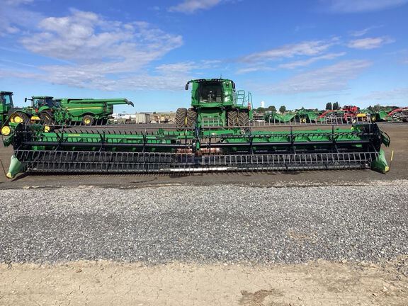 2022 John Deere HD35R Header Combine