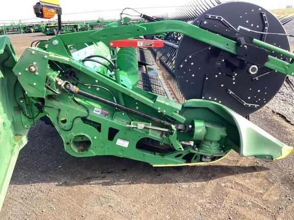 2022 John Deere HD35R Header Combine