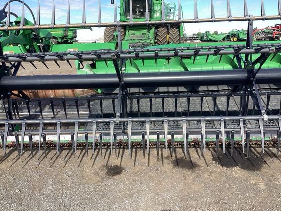 2022 John Deere HD35R Header Combine