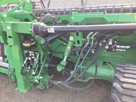 2022 John Deere HD35R Header Combine