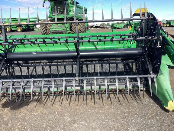 2022 John Deere HD35R Header Combine