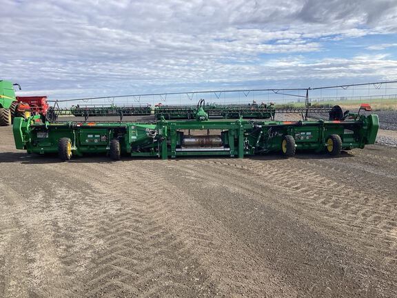 2022 John Deere HD35R Header Combine