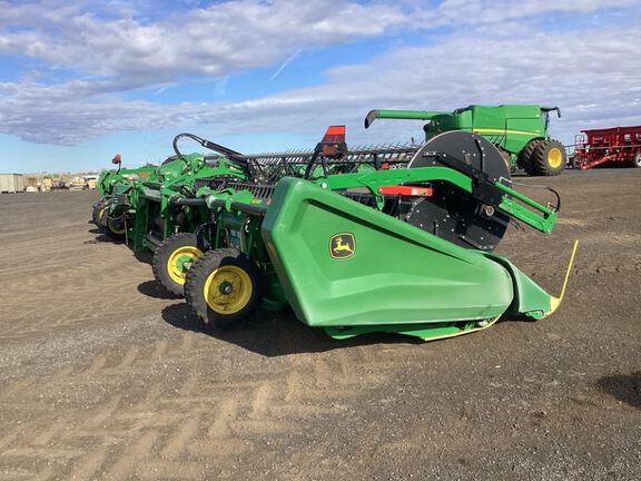 2022 John Deere HD35R Header Combine