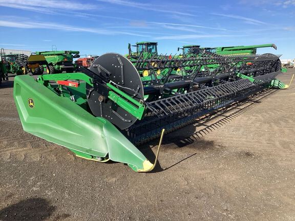 2022 John Deere HD35R Header Combine