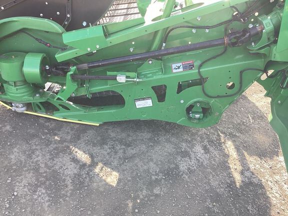 2022 John Deere HD35R Header Combine