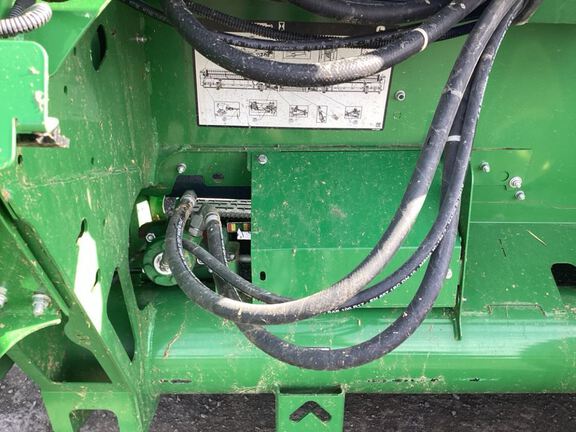 2022 John Deere HD35R Header Combine