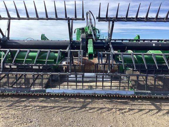 2022 John Deere HD35R Header Combine