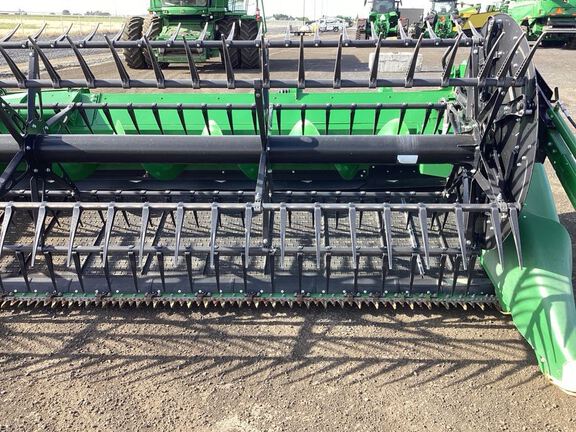 2022 John Deere HD35R Header Combine