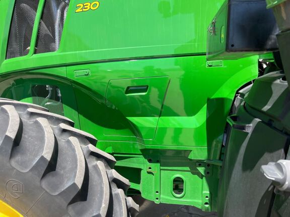 2023 John Deere 7R 230 Tractor