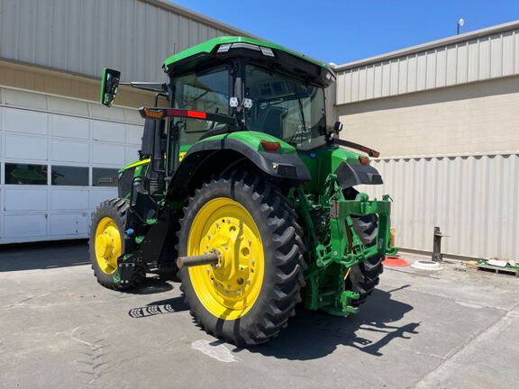 2023 John Deere 7R 230 Tractor