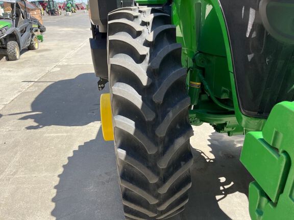 2023 John Deere 7R 230 Tractor