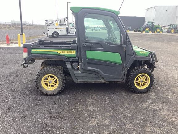 2021 John Deere XUV835R ATV