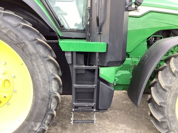 2023 John Deere 8R 310 Tractor