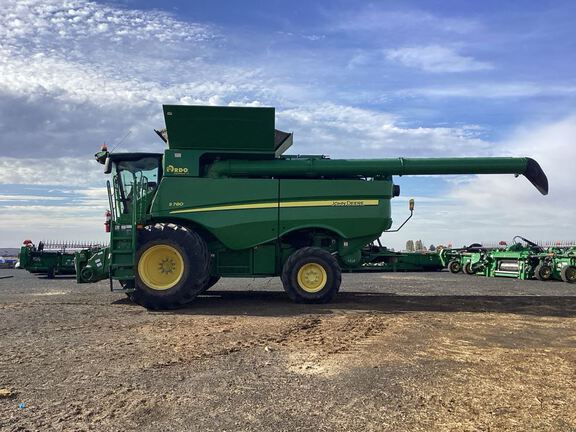 2018 John Deere S780 Combine