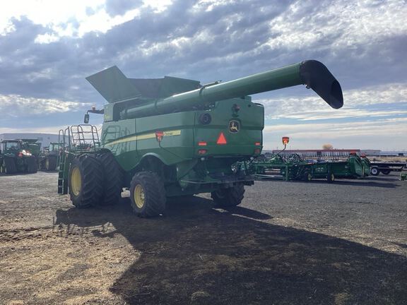 2018 John Deere S780 Combine