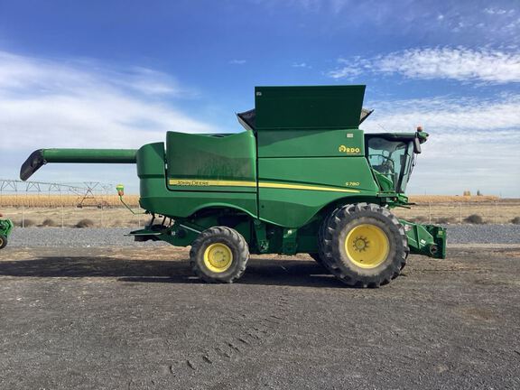 2018 John Deere S780 Combine