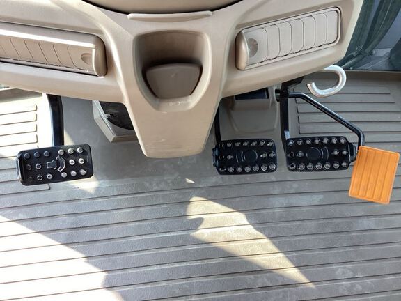 2023 John Deere 6R 195 Tractor