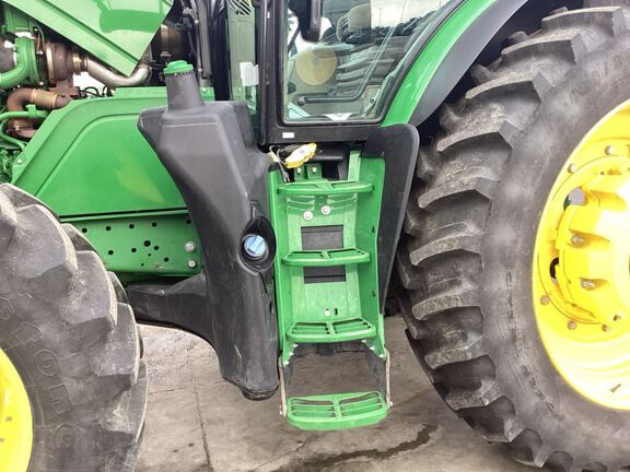 2023 John Deere 6R 215 Tractor