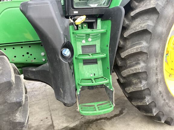 2023 John Deere 6R 215 Tractor