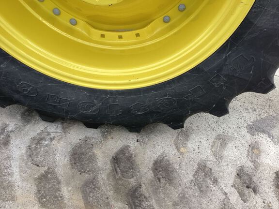 2023 John Deere 6R 215 Tractor