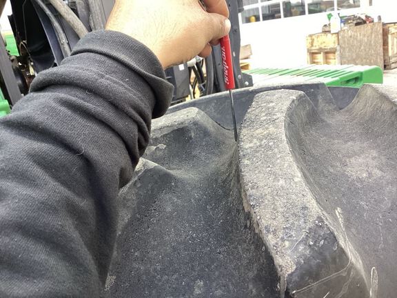 2023 John Deere 6R 215 Tractor