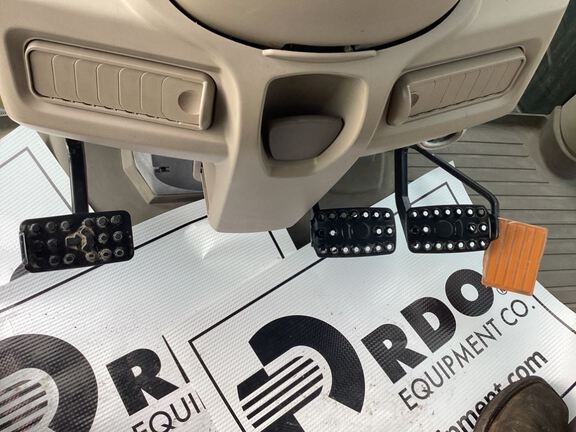 2023 John Deere 6R 215 Tractor