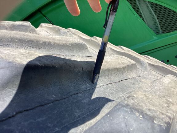 2019 John Deere 9520RX Tractor Rubber Track