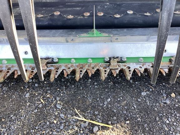 2024 John Deere HD35R Header Combine