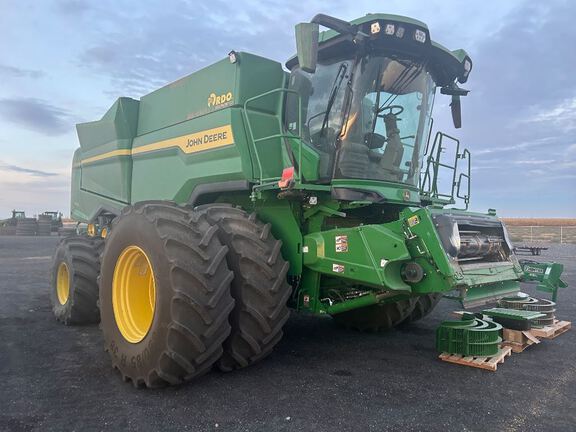 2025 John Deere S7 800 Combine